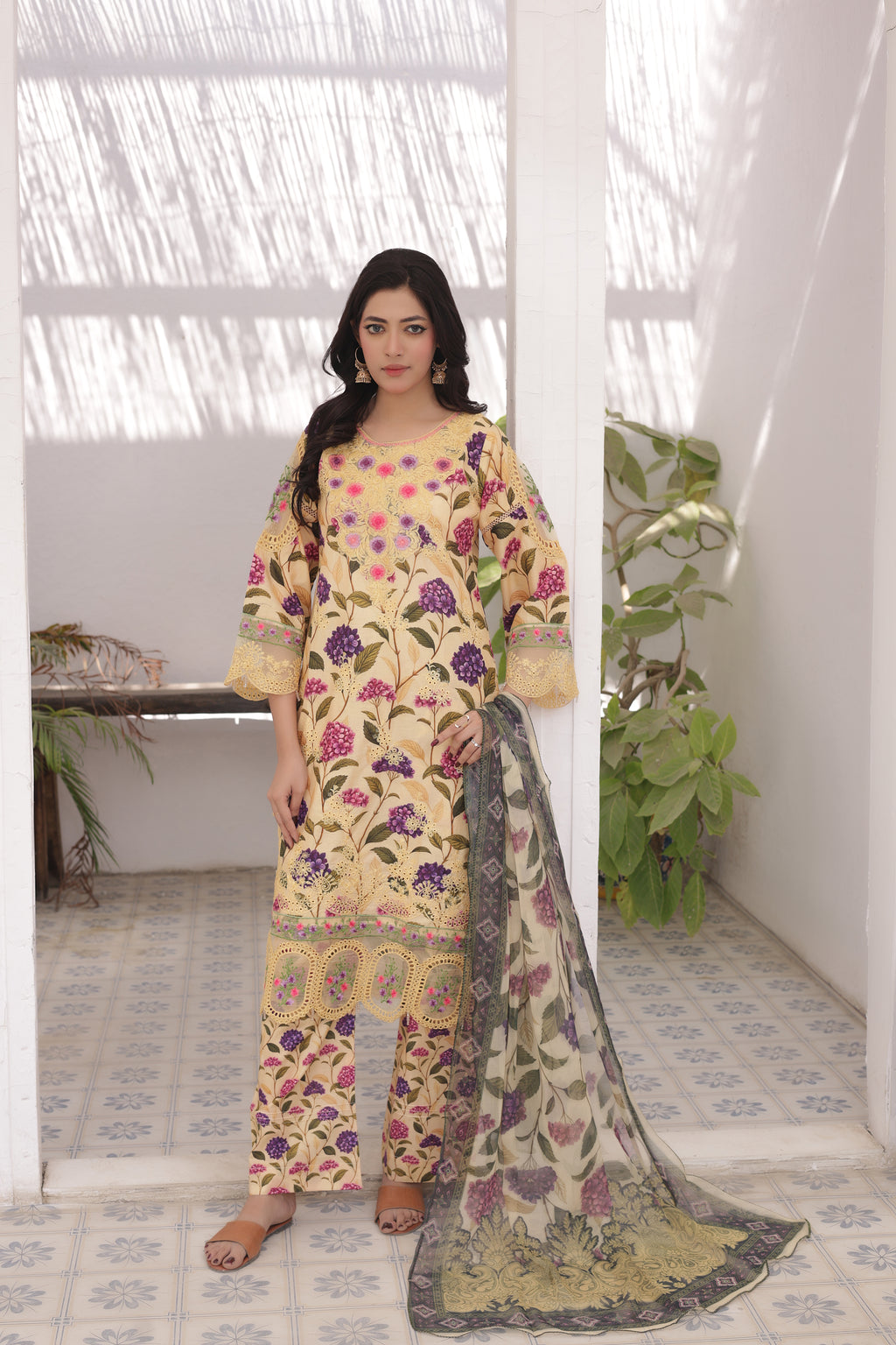 Nazaakat-e-Lawn DN:SA-08