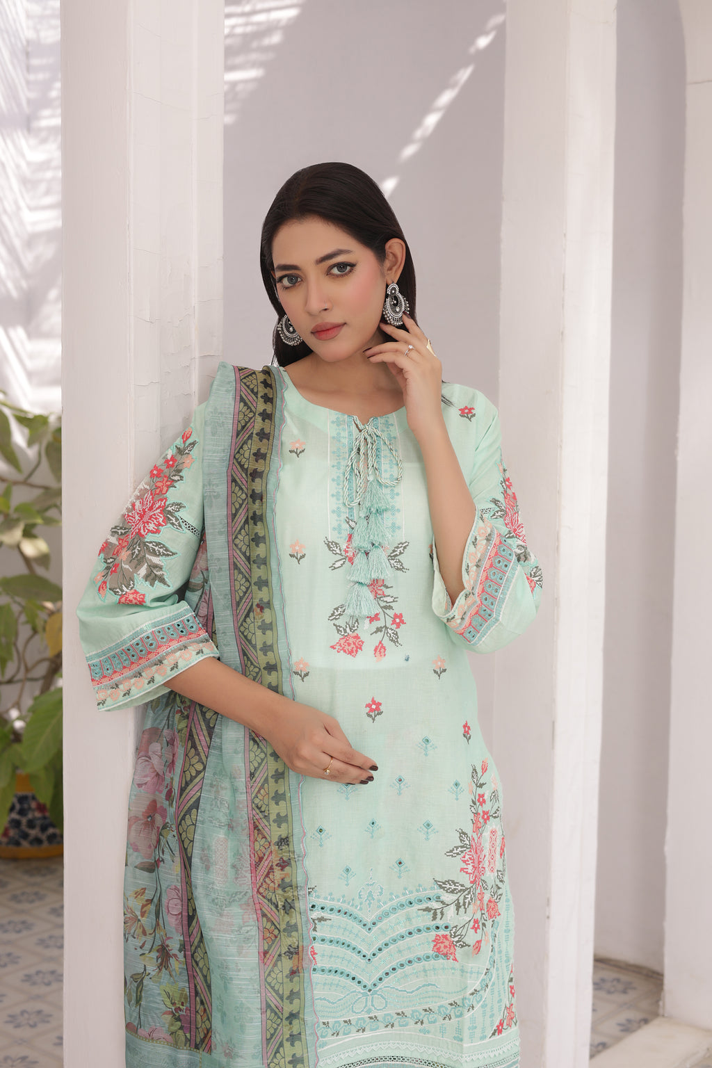 Nazaakat-e-Lawn DN:SA-04